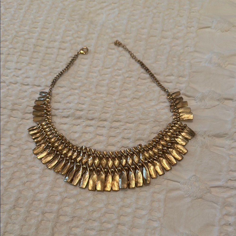 Elegant Gold Statement Necklace